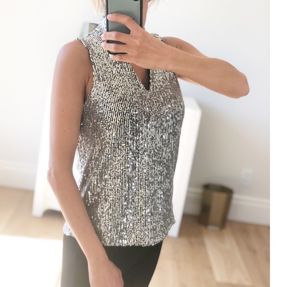 LAST 1! Silver Sequin Sleeveless Keyhole Top - Picture 4 of 6